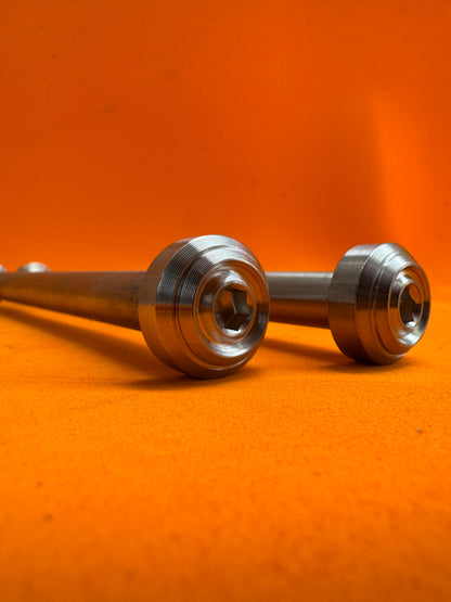 AXLE SLM SWINGARM ALLOY R