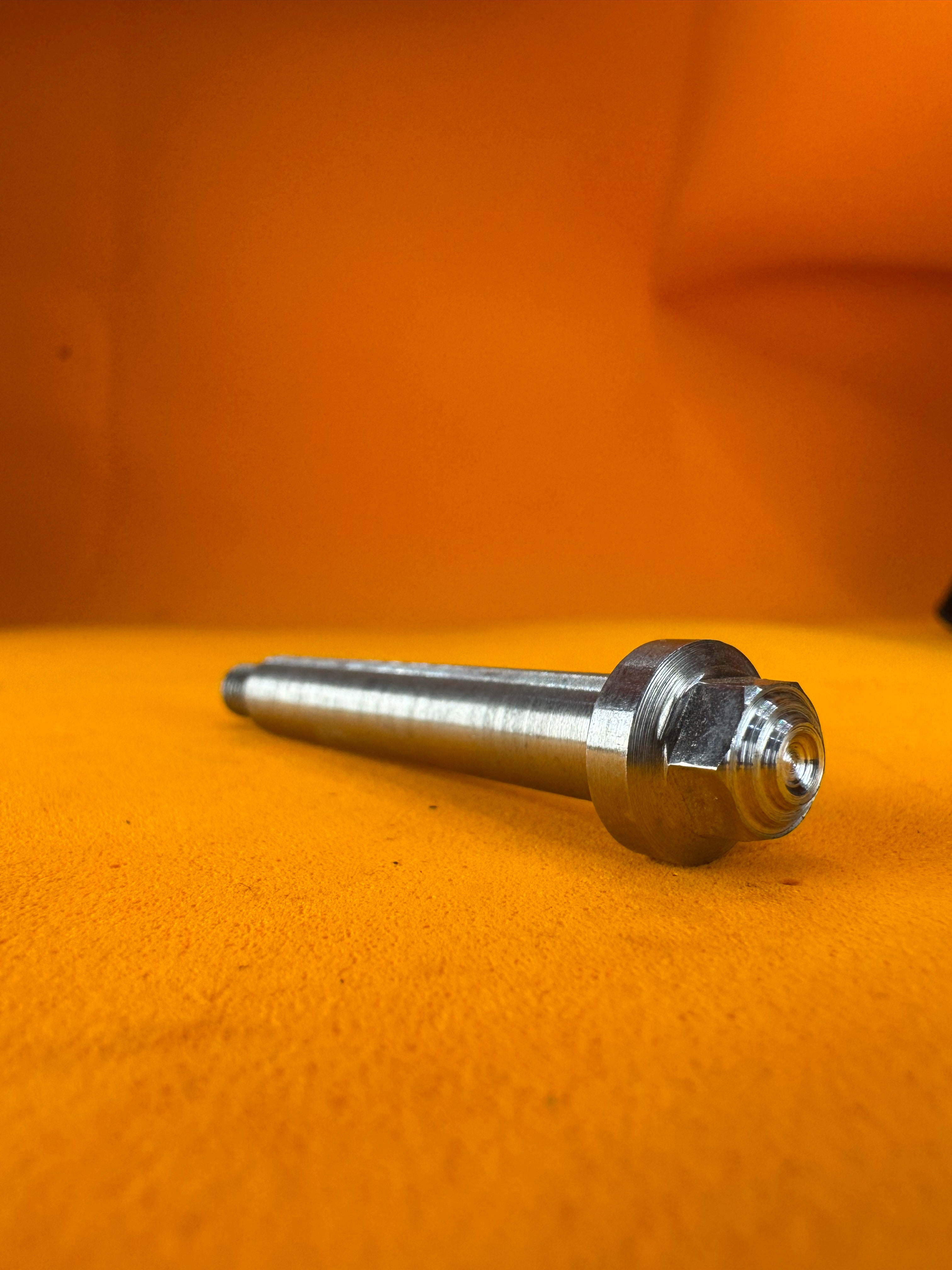 HINGE BOLT RAIDER