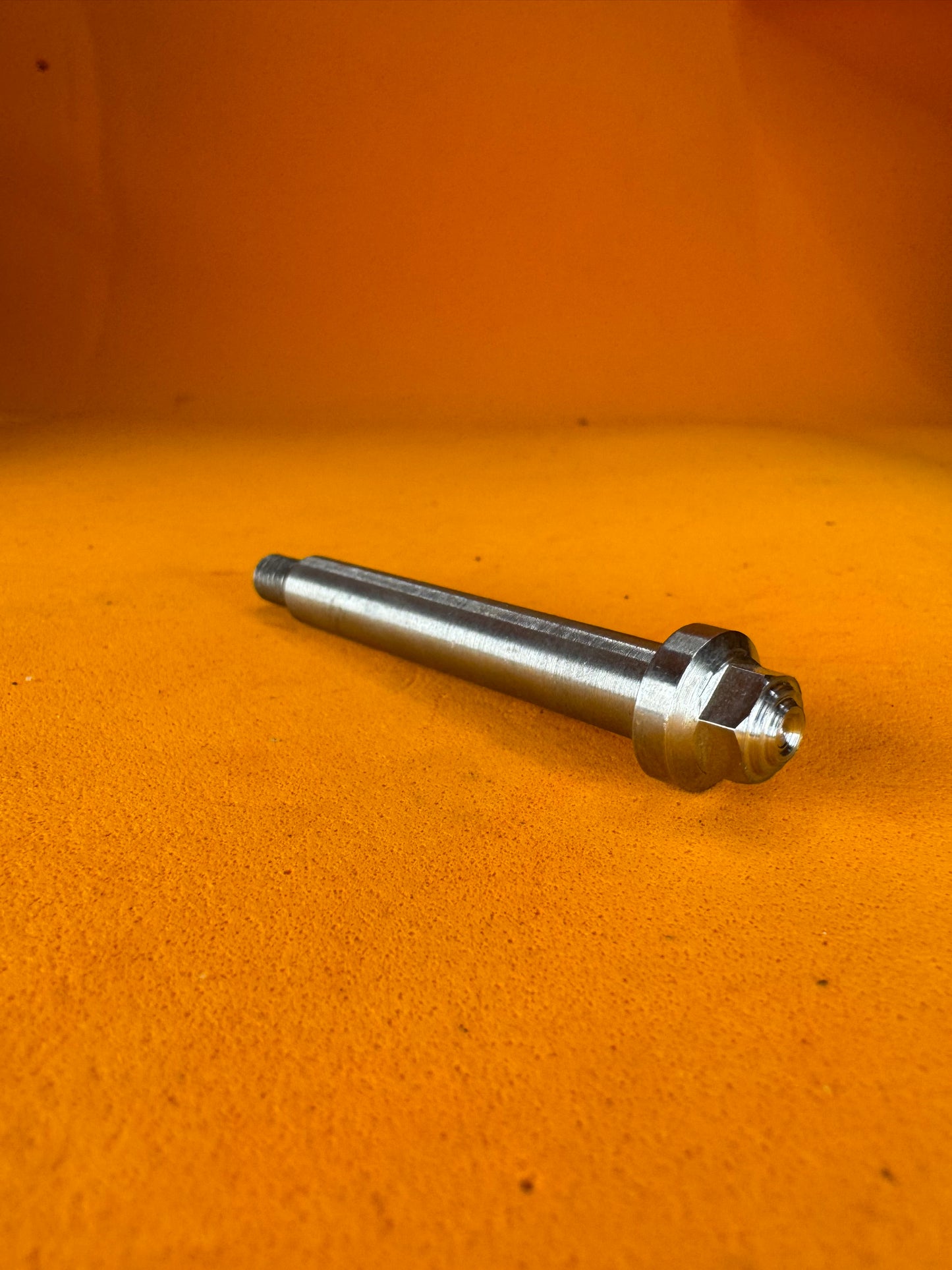HINGE BOLT RAIDER