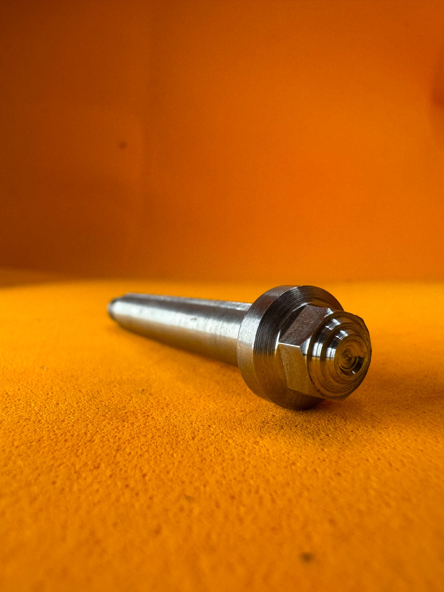 HINGE BOLT RAIDER