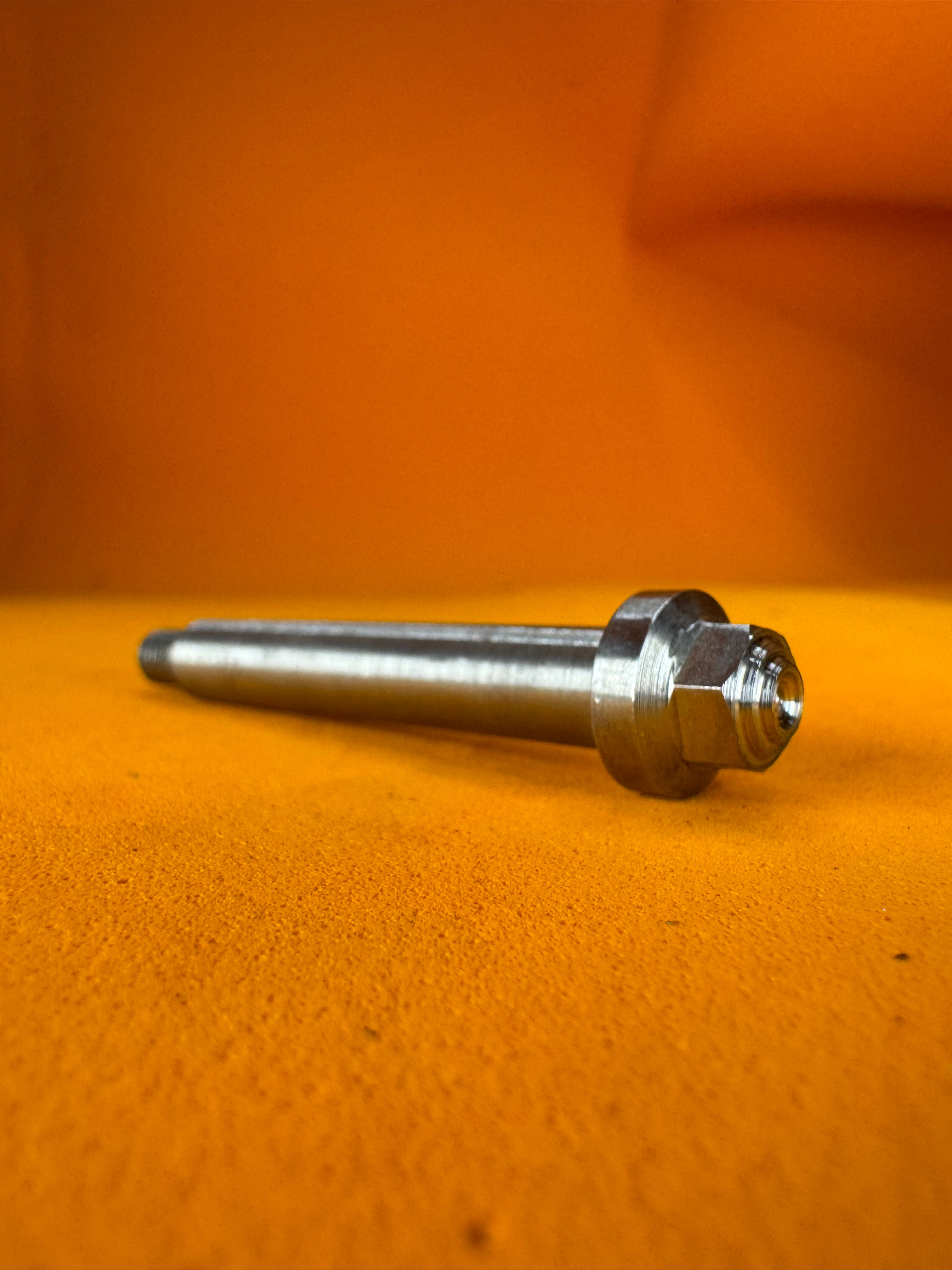 HINGE BOLT WAVE125/XRM/NICE